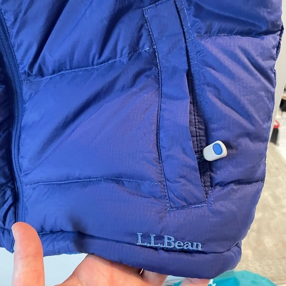 L.L. Bean reversible down puffer vest - Picture 2 of 8
